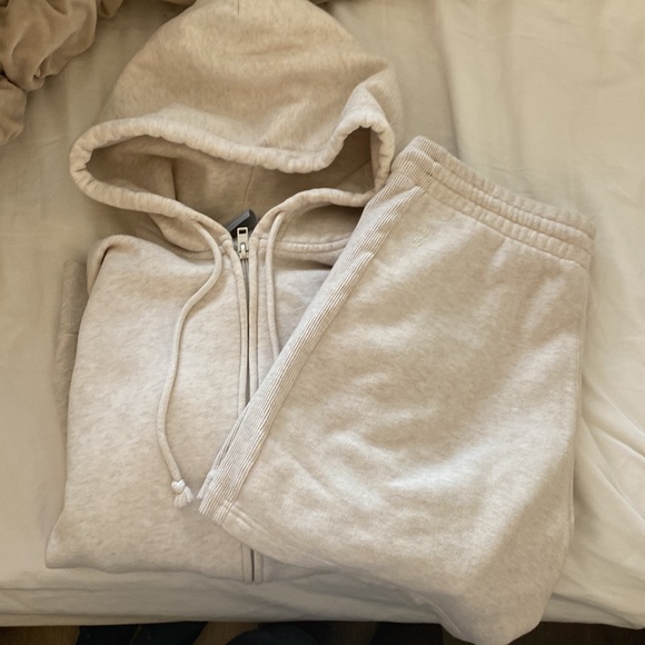 Aritzia Other Aritzia Tna Cozy Fleece Set In Heather Light Oatmeal Poshmark